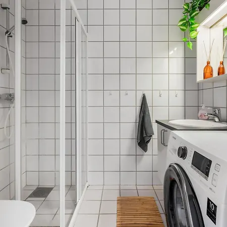Central-Trondheim Riverside Studio-Apartment *