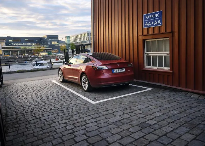 Riverside - Parking - 1 Min To Station Trondheim